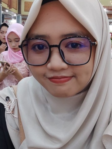 RENA NUR FADILAH, S.Pd